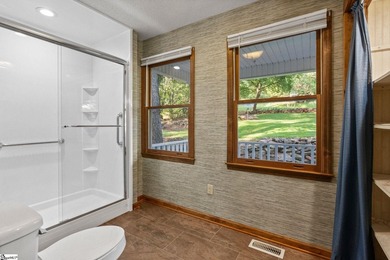 The home features 3 bedrooms, 2.5 bathrooms, and a spacious - photo 20
