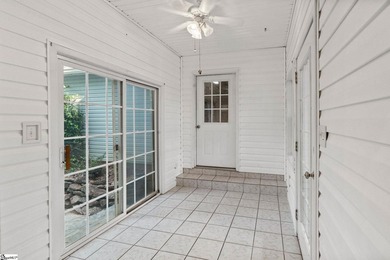 The home features 3 bedrooms, 2.5 bathrooms, and a spacious - photo 22