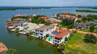 127 Applehead Island is a great family Lakehouse located in the - photo 3