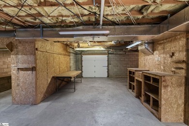 The home features 3 bedrooms, 2.5 bathrooms, and a spacious - photo 25