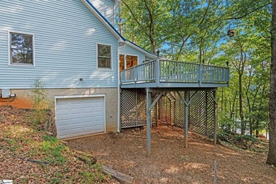 The home features 3 bedrooms, 2.5 bathrooms, and a spacious - photo 29