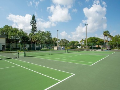 Enjoy easy Florida living in the sought-after Vista Royale 55+ - photo 32