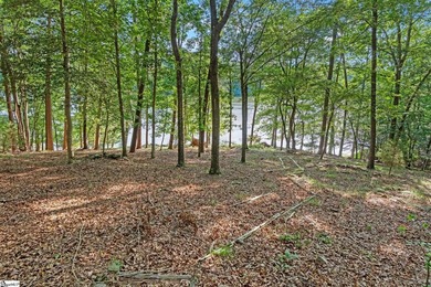 The home features 3 bedrooms, 2.5 bathrooms, and a spacious - photo 35