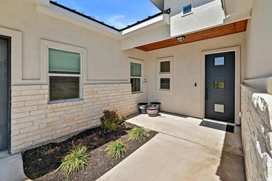 Welcome to this beautifully designed, priced-to-sell one-story - photo 6