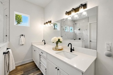 Welcome to this beautifully designed, priced-to-sell one-story - photo 9