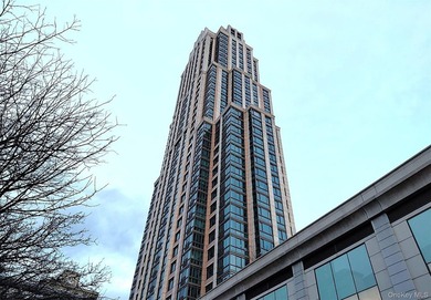 This Condo Features 1 Bedrooms, 1.5 Baths, & Eat In Kitchen. The - photo 1
