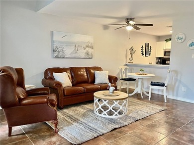 Very spacious 1 bdrm/1.5 bath split level townhome, sold fully - photo 4