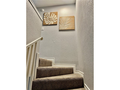 Very spacious 1 bdrm/1.5 bath split level townhome, sold fully - photo 10