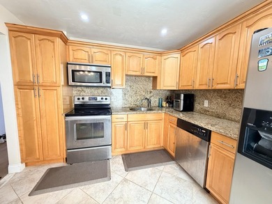 Welcome to this spacious and bright 2/2 corner unit with an - photo 12