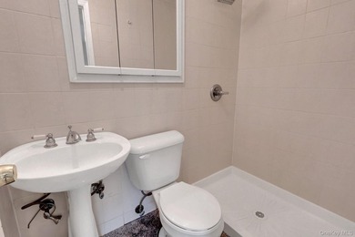 Welcome to this beautifully maintained Ranch-style home offering - photo 14