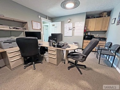 GREAT LOCATION FOR BUSINESS OPPORTUNITY! Property includes 2 - photo 14