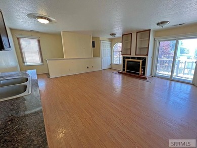 GREAT LOCATION FOR BUSINESS OPPORTUNITY! Property includes 2 - photo 16