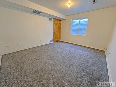 GREAT LOCATION FOR BUSINESS OPPORTUNITY! Property includes 2 - photo 26
