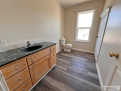GREAT LOCATION FOR BUSINESS OPPORTUNITY! Property includes 2 - photo 28