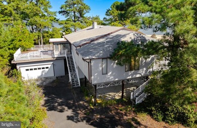 Nestled within the prestigious St. Jeromes subdivision, this - photo 29