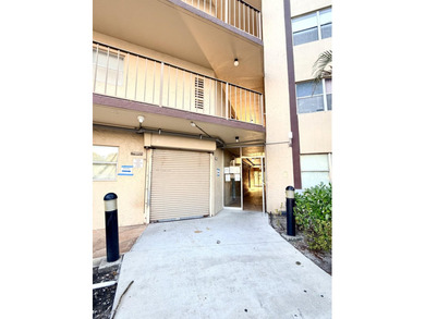 Welcome to this spacious and bright 2/2 corner unit with an - photo 32