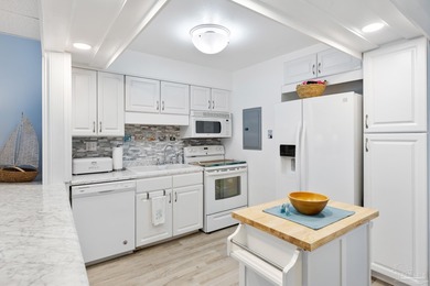 Bahama Bay - End Unit in the Heart of Gulf Breeze Proper!! - photo 4