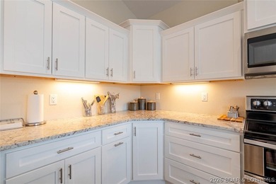 Prime Lake View Villa at The Villas at Tuscany! This barely used - photo 16