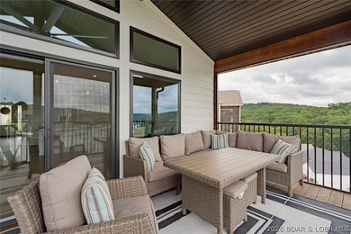 Prime Lake View Villa at The Villas at Tuscany! This barely used - photo 19