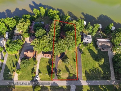 Enjoy lake life at its finest with this beautiful 4-bedroom - photo 31