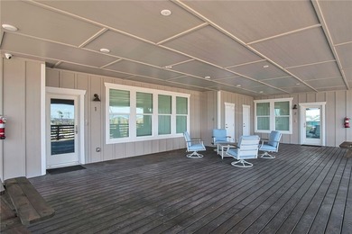 Prime commercial real estate located in the heart of Port - photo 8