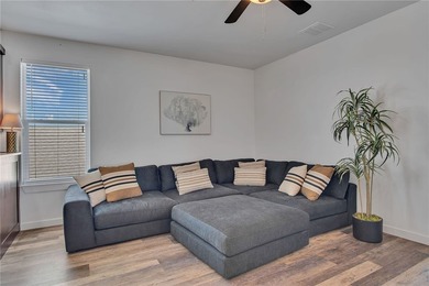 Prime commercial real estate located in the heart of Port - photo 10