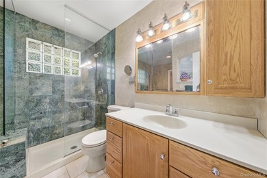 Welcome to this beautifully maintained home nestled in the heart - photo 24