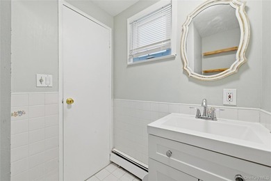 Welcome to this beautifully maintained home nestled in the heart - photo 32