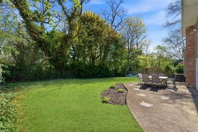 Welcome to this beautifully maintained home nestled in the heart - photo 37