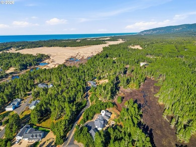 Very thoughtfully designed 1 level home on a private and secure - photo 42