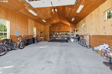 Very thoughtfully designed 1 level home on a private and secure - photo 43