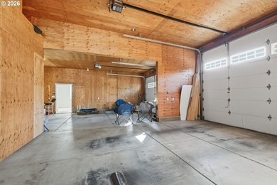 Very thoughtfully designed 1 level home on a private and secure - photo 44