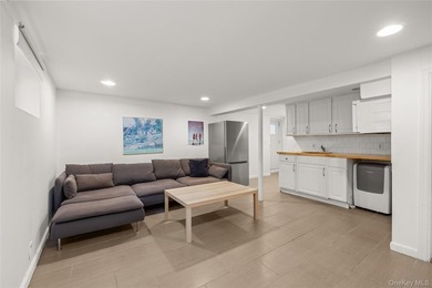 Welcome to 156 Moore Avenue! Nestled on a quiet residential - photo 12