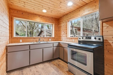 A rare, accessible Southern Oregon commercial/residential - photo 12