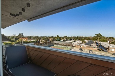 Welcome to Park Ocean! This beautifully updated 1-bedroom