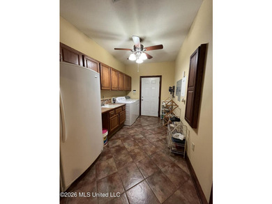 Escape to your own private 3 acre oasis! Beautiful Custom Built - photo 18