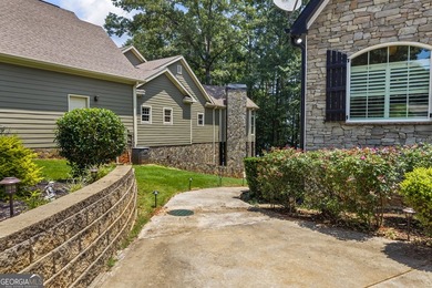 Experience luxury lakefront living on Lake Hartwell in Lavonia - photo 46
