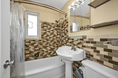 Move-In Ready Upper Two Bedroom in Bell Park Gardens! Offering a - photo 11