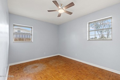 UNDER CONTRACT - SELLER ACCEPTING BACK UP OFFERS. This charming - photo 14