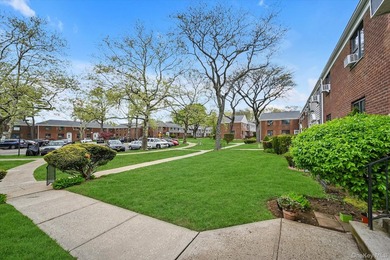 Move-In Ready Upper Two Bedroom in Bell Park Gardens! Offering a - photo 15
