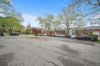 Move-In Ready Upper Two Bedroom in Bell Park Gardens! Offering a - photo 16