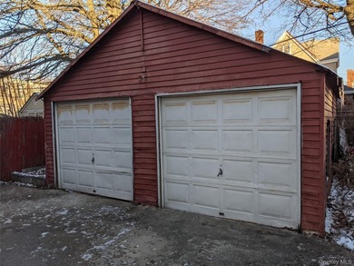 Great Opportunity to Own this 2 unit detached multi-family with - photo 21