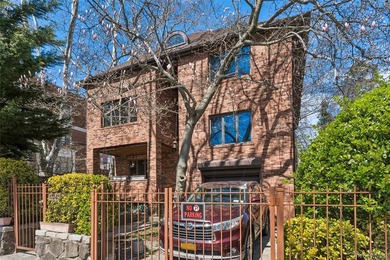 Rare 6-Level Architectural Masterpiece in North Flushing - photo 2