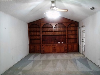 MOTIVATED SELLER !!! THEY ARE WILLING TO GIVE A $10,000.00 - photo 7