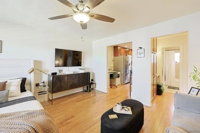 Welcome to this functional and stylish VA-approved studio condo - photo 13