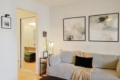 Welcome to this functional and stylish VA-approved studio condo - photo 16