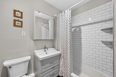 Welcome home to this light-filled, beautifully renovated - photo 19