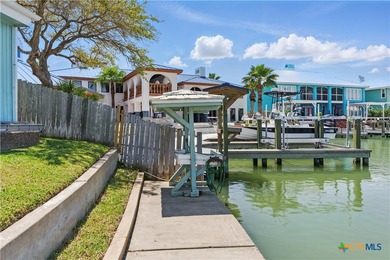 Nestled in the charming City of Rockport, Texas, Key Allegro - photo 4