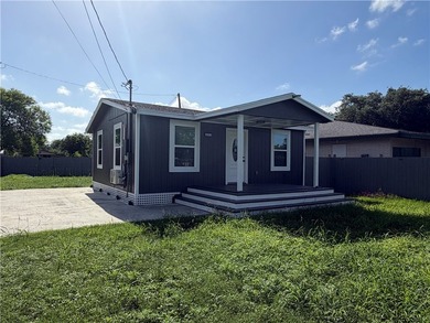 Remodeled and updated two bedroom one bath house on a large lot - photo 1