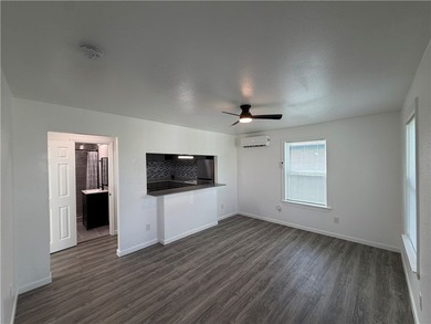 Remodeled and updated two bedroom one bath house on a large lot - photo 4